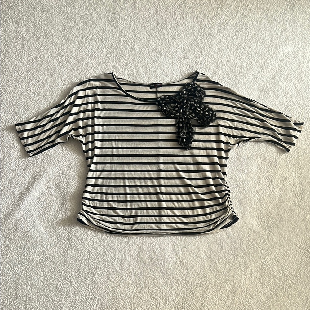 Free Kisses Black and White Striped 3/4 Sleeve Top size 2X w/polka dot bow